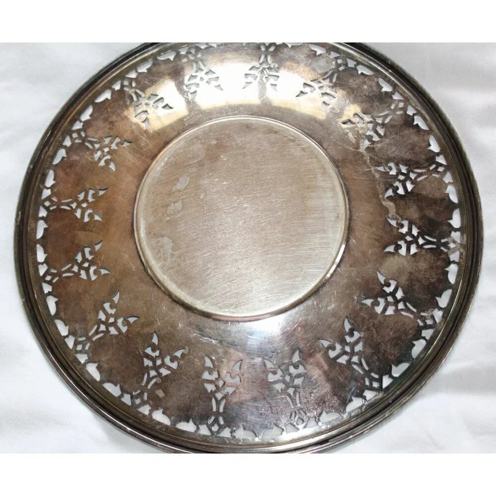 Vintage EPNS 3025 Mfg. Co Silver Plate tray Ornate Round made in USA